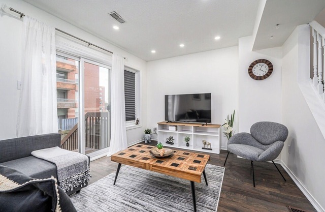 Elegant 2 Bedroom Townhome