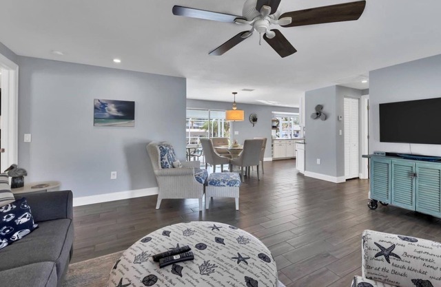 🥇 Elegant 2bd home near Disney (CH854)
