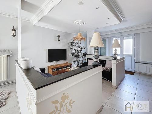 Elegant 2BD Terrace 50 m from the sea, Sleeps 8