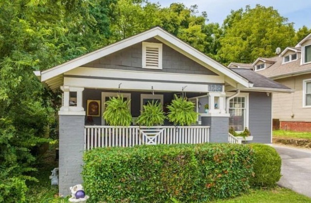 Elegant 2BR NorthChatt Bungalow