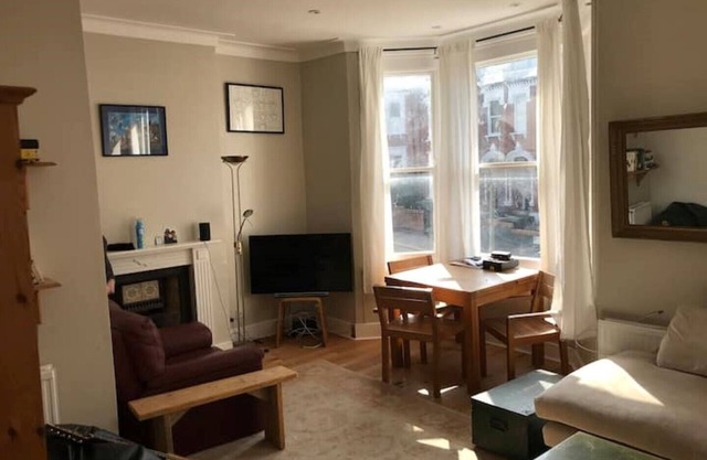 Elegant 3bed Crouchend in style with roof terrace