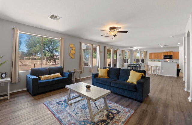 Elegant 4 Bedroom home with free parking onsite