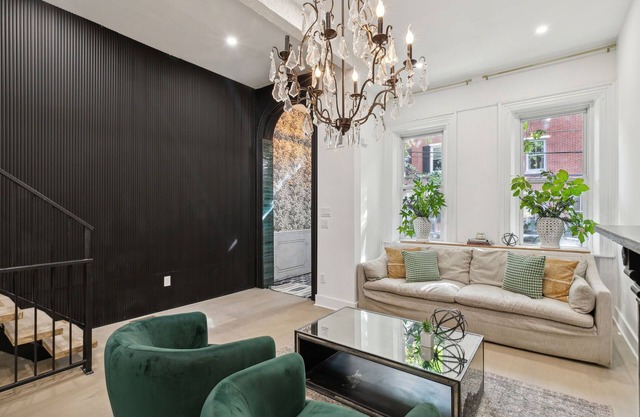Elegant 4BR Townhouse in Fairmount