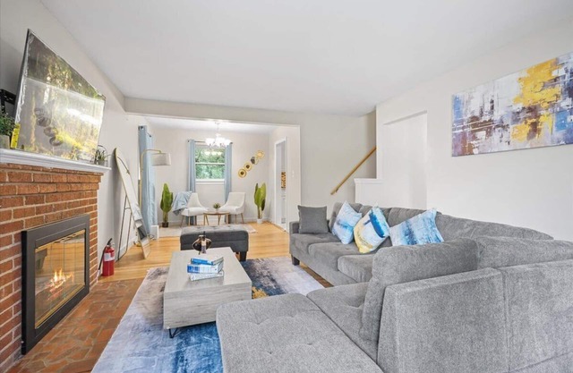 Elegant 5-Bedroom Retreat: Prime Location, Minutes from DC & Top Attractions