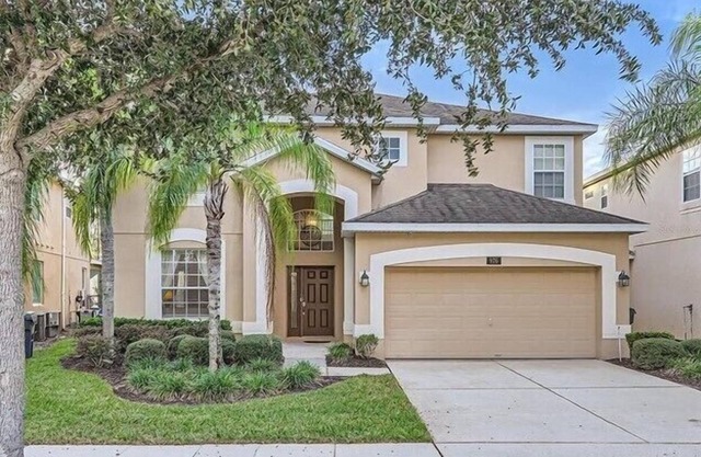 Elegant 6 Bed 4 1/2 Bath Pool Home, Privacy & Resort Amenities and Relaxation