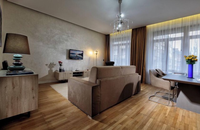 Elegant 85 m² Deluxe One-Bedroom Apartment with Spa Bath in Luxembourg