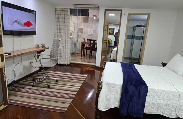 Elegant and spacious studio in an upscale neighborhood of Belém.