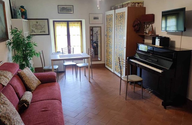 Elegant apartment on the port of "cala gavetta" (center).