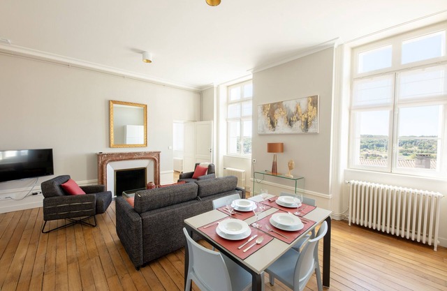 Elegant apartment with panoramic view of Angoulême