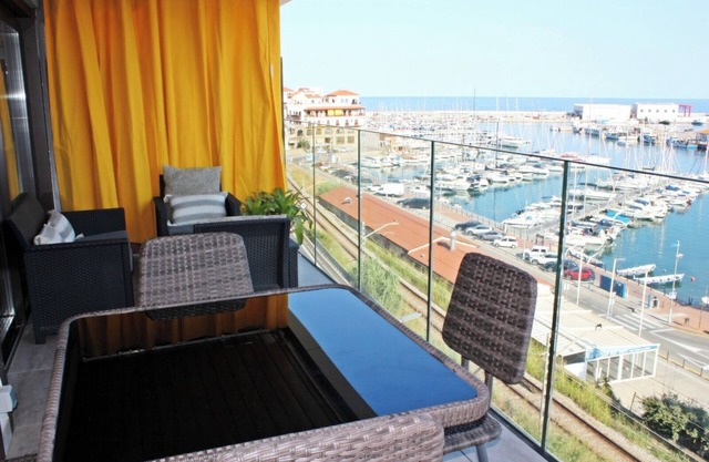 Elegant apt. p/4 pax 1 min from the beach with Wi-Fi