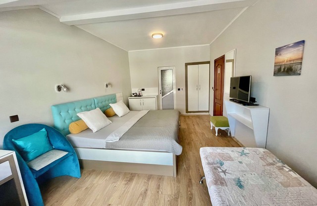 Elegant bed & breakfast in wonderful Burgas with WiFi, AC