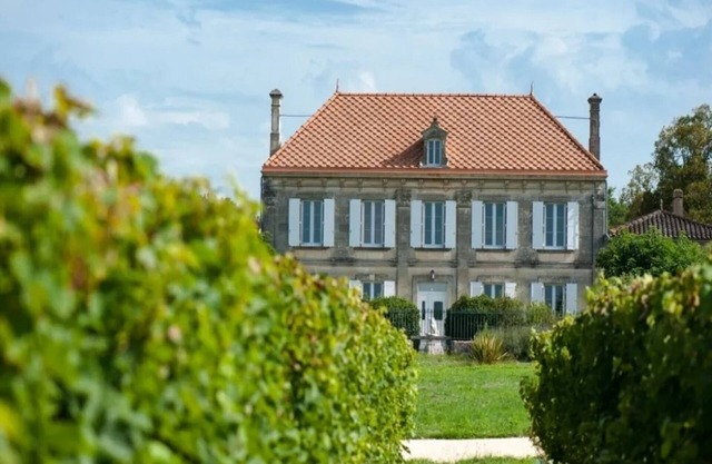 Elegant Château Escape