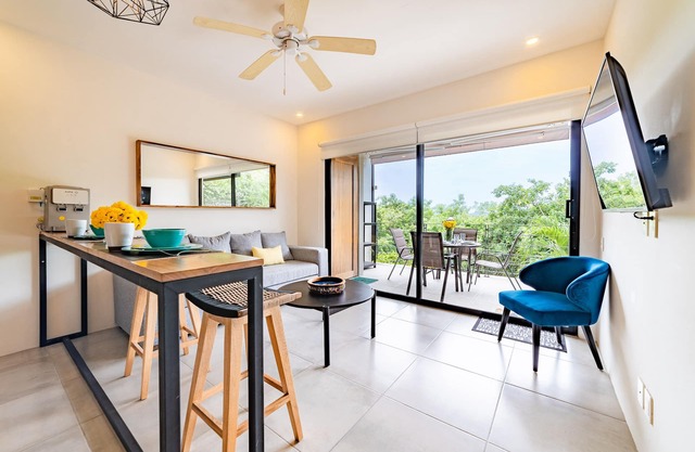 Elegant condo in central location