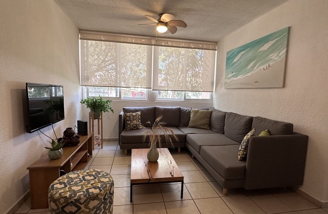Elegant Condo in the downtown with swimming pool
