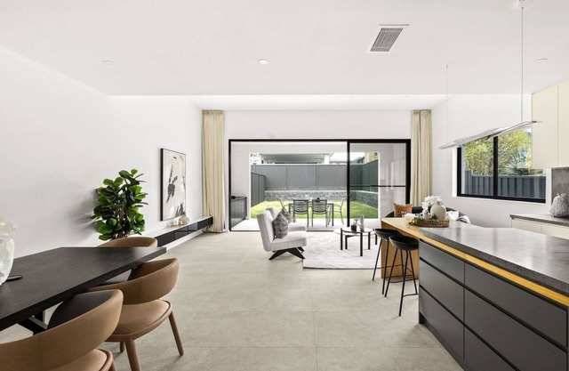 Elegant Designer House - Family & Pet Friendly
