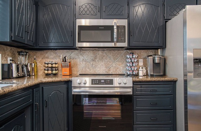 Elegant Golden Getaway, w/Hot Tub & Fenced Yard!