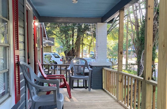 Elegant House, 6 Min Away From Downtown Airport.