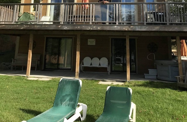 Elegant Kawartha Suite Retreat at the Lake Edge Cottages!