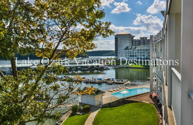 Elegant Lakefront Parkview Bay Condo Near Pool Gorgeous State Park Views, Wi-Fi