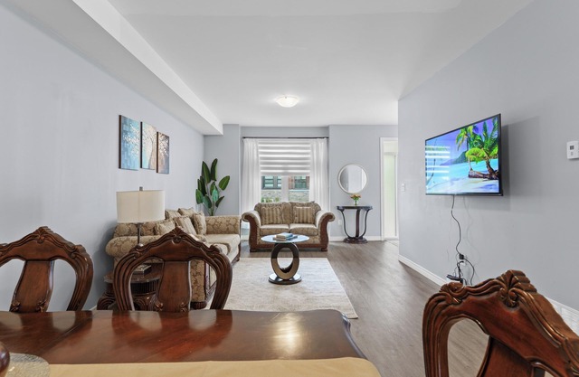 Elegant, Peaceful Retreat near Niagara Falls