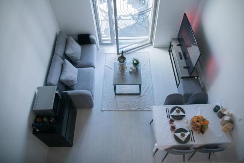 Elegant Penthouse Loft - Near the Airport