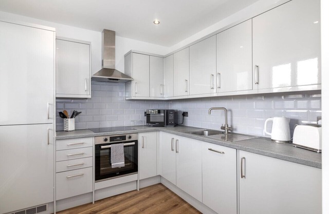 Elegant Spacious Luxury 2 bed Apartment Sleeps 6