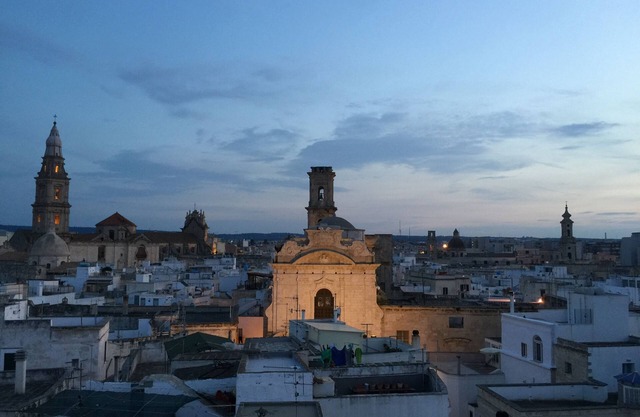 Elegant studio in antique palazzo 5 minutes from beach