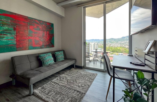 Elegant Urban at 12, Pool, Gym and Stylish