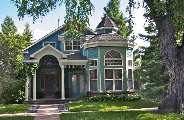 ELEGANT VICTORIAN in Boulder, a walk from downtown