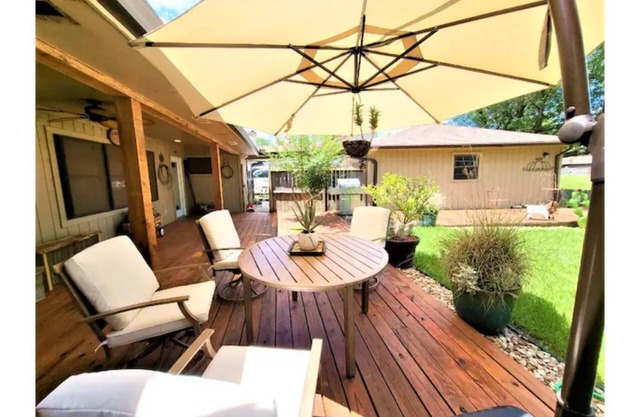 Elegent NASA Ranch 5 bedrooms Oasis