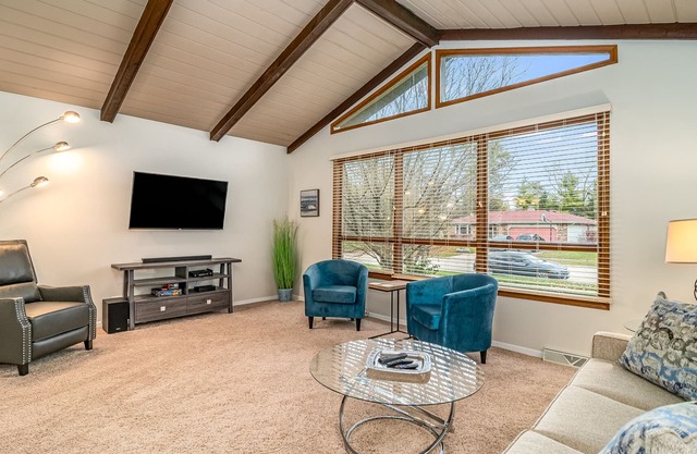 Elgin FHS Rental - Greenridge Dr