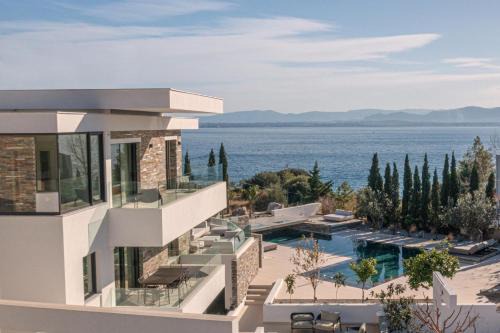 Elia Cove Luxury Villas & Residences
