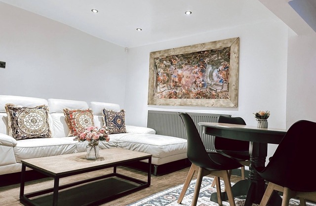 Elite Elegan2-Bed-2-Bathrooms-Apartment In Sheffield