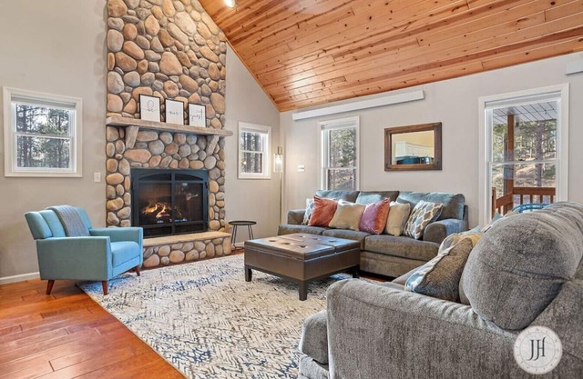 Elk Ridge-Fire Place-Custer