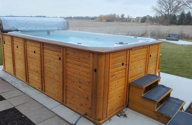 Elkhorn Oasis -- Quiet 3BR Home w/Swim Spa