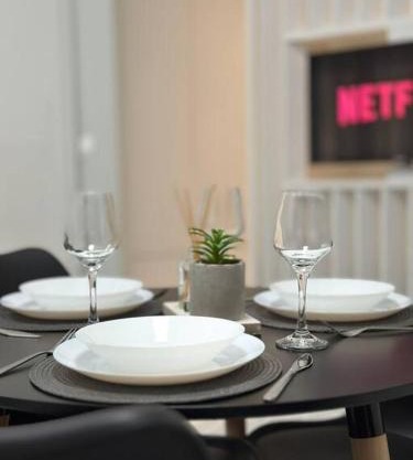 Ellis Oasis Apartment