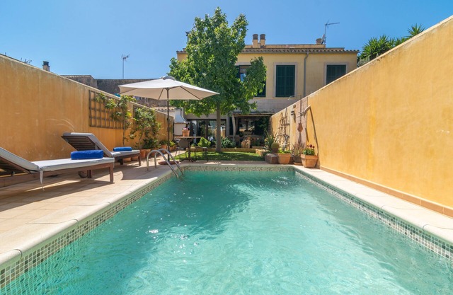 ELS ÀNGELS - Charming house with private pool. Free WiFi.