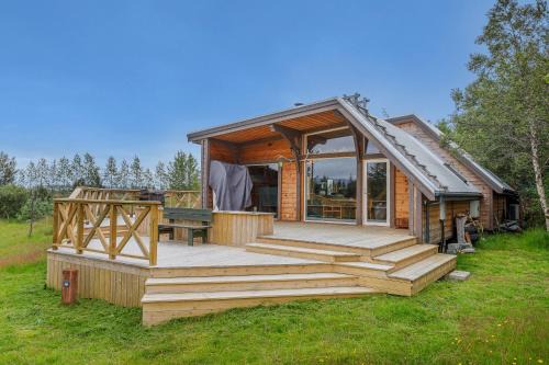 Embrace Nature by the River - Hot Tub and Scenic Views