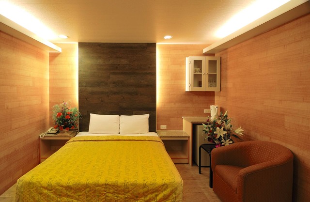 Empire Hotel