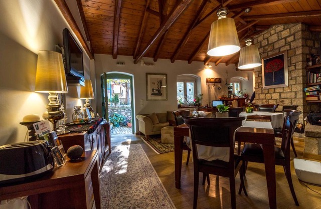 Enastron Guesthouse