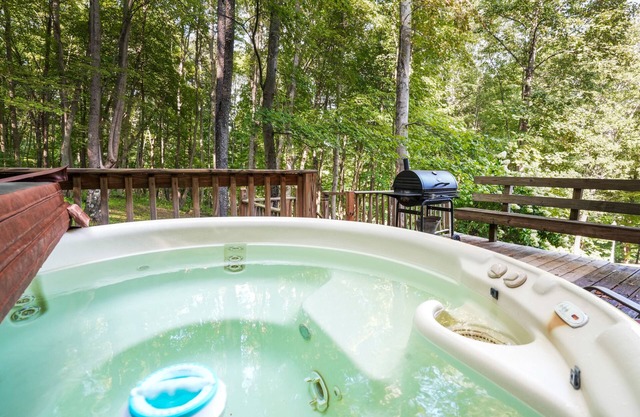 Enchanted Elegance in Hocking Hills
