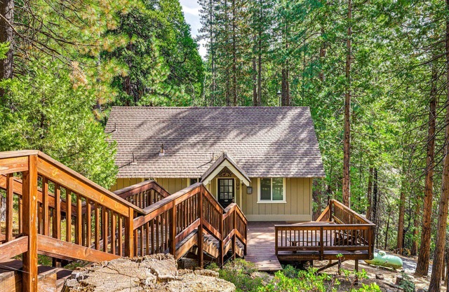 Enchanting 3-bedroom cabin in Cold Springs