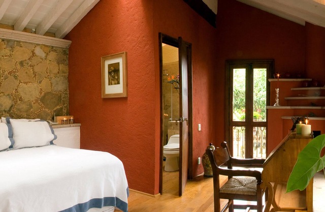 Enchanting Oasis secluded sanctuary with panoramic views 2 story guest suite