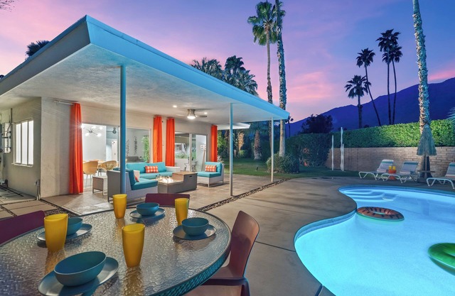 Enchanting Oasis – Walled Palm Springs Hideaway with Pool, Spa, Fire Pit & Mountain Views
