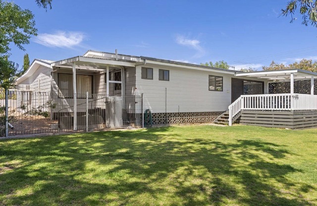 Endymion is ideally situated on the Esplanade close to all Town Facilities