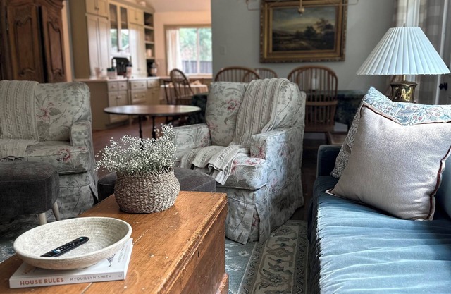English Charm 3/2 in lovely Flower Mound