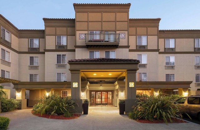 Enjoy 2 Family-Friendly Suites w/Fully Equipped Kitchen & Free Parking!