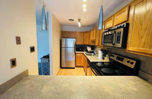 Enjoy a comfortable stay in this cozy 1-bedroom apartment in Elkins Park, PA