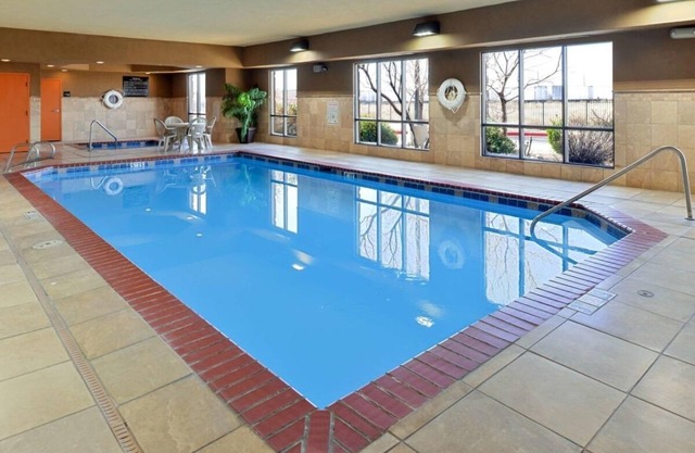 Enjoy a Hassle-Free Stay! Free Breakfast, Pets Allowed, Indoor Pool!