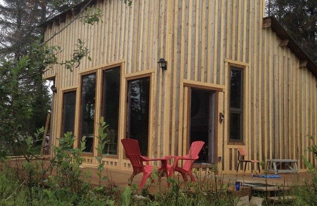 Enjoy Alaska’s beauty in this large cabin in Glacier Bay national Park.